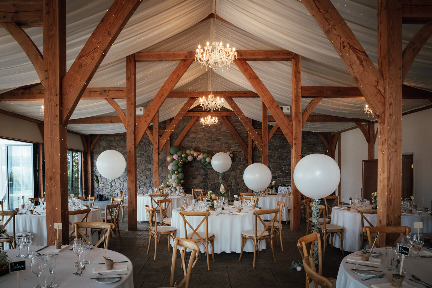 Beaconside House Wedding Photographer, Devon, Devon wedding, Devon wedding photographer, Devon wedding photography, August wedding, summer wedding, wedding decor, wedding balloons