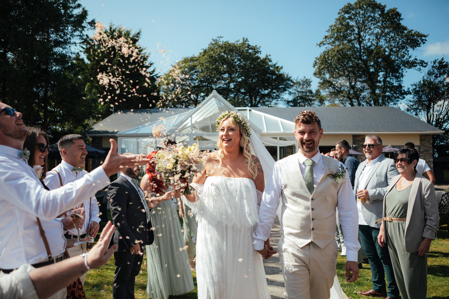 Beaconside House Wedding Photographer, Devon, Devon wedding, Devon wedding photographer, Devon wedding photography, August wedding, summer wedding, outdoor ceremony, outdoor wedding, confetti