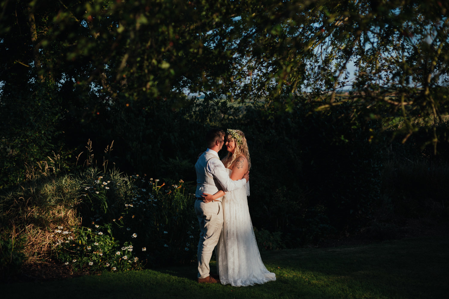 Beaconside House Wedding Photographer, Devon, Devon wedding, Devon wedding photographer, Devon wedding photography, August wedding, summer wedding, outdoor ceremony, outdoor wedding, bride and groom, golden hour, sunset