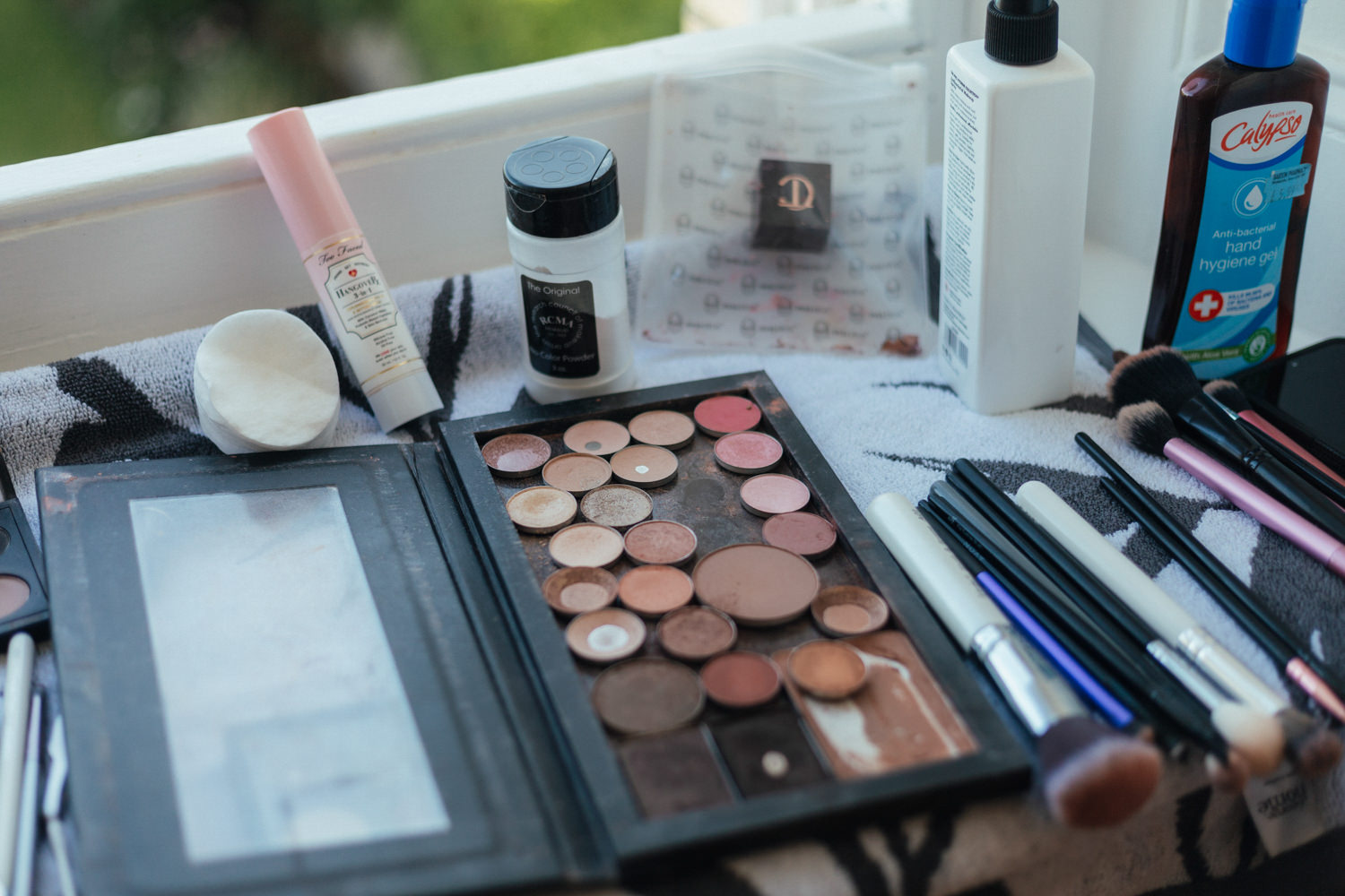 Beaconside House Wedding Photographer, Devon, Devon wedding, Devon wedding photographer, Devon wedding photography, August wedding, summer wedding, bridal prep, bride getting ready, bridesmaids