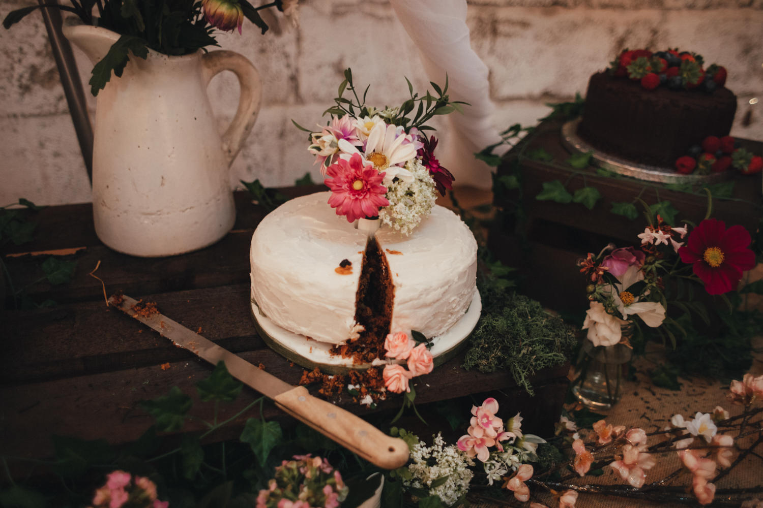 wedding cake, cake cutting