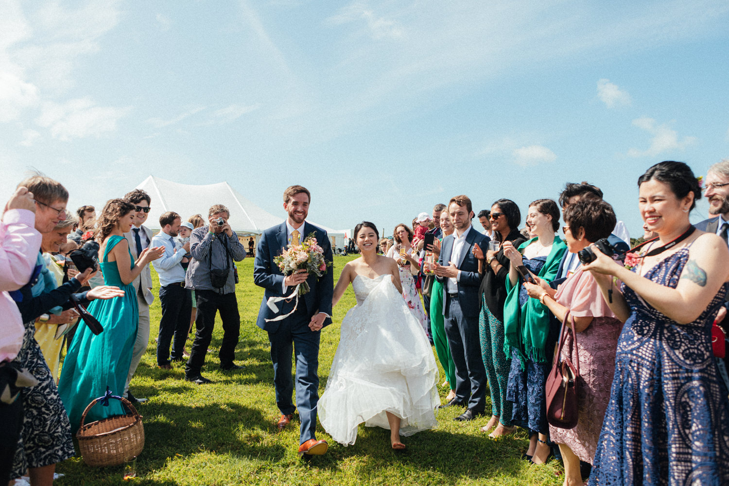 Tremorna Farm wedding, wedding ceremony, outdoor wedding, bride and groom, barefoot bride